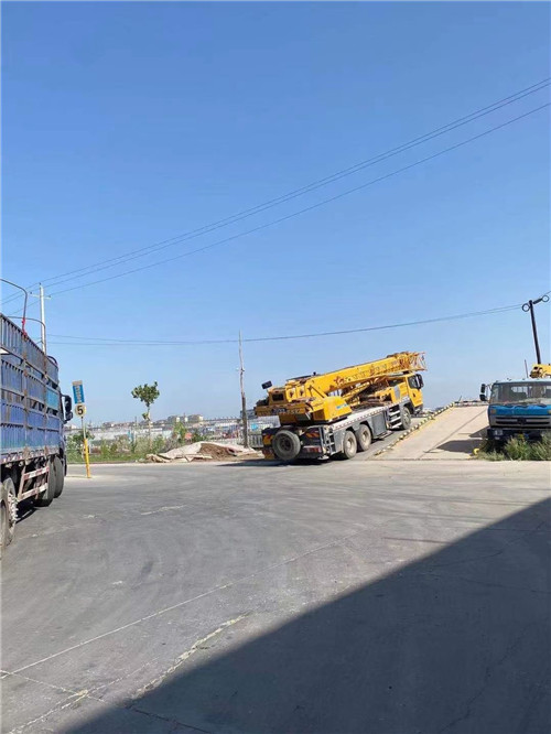 红寺堡区25吨吊车的租赁价格大概是多少？