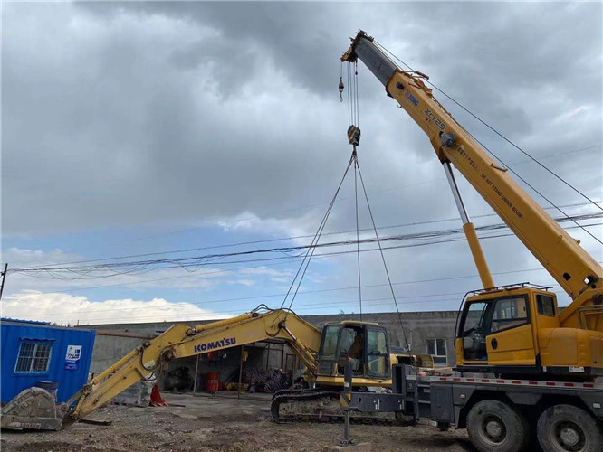 红寺堡区25吨吊车的工作半径是多少？