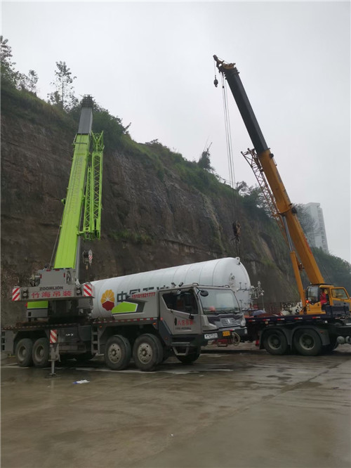 红寺堡区“不怕风雨冻”—— 吊车的 “恶劣环境适应” 技术