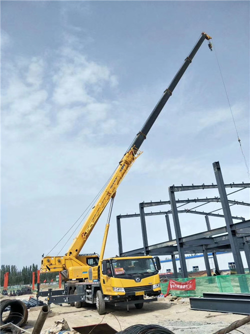 红寺堡区超高层建筑钢结构吊装案例